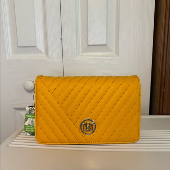 Badgley Mischka Yellow Quilted Crossbody Bag - Picture 4 of 8